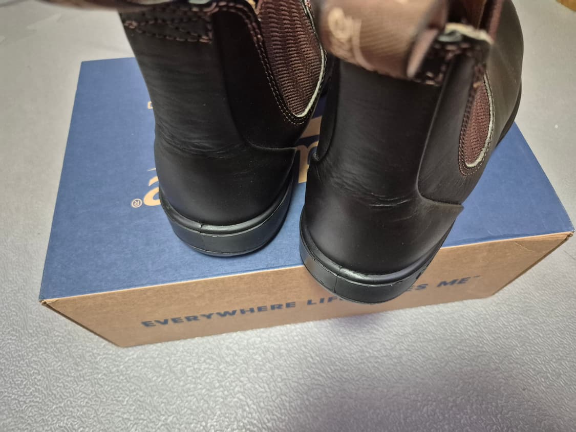 블런드스톤 600 부츠 브라운
사이즈: AU7.5 (국내 265~270m 상품이미지4