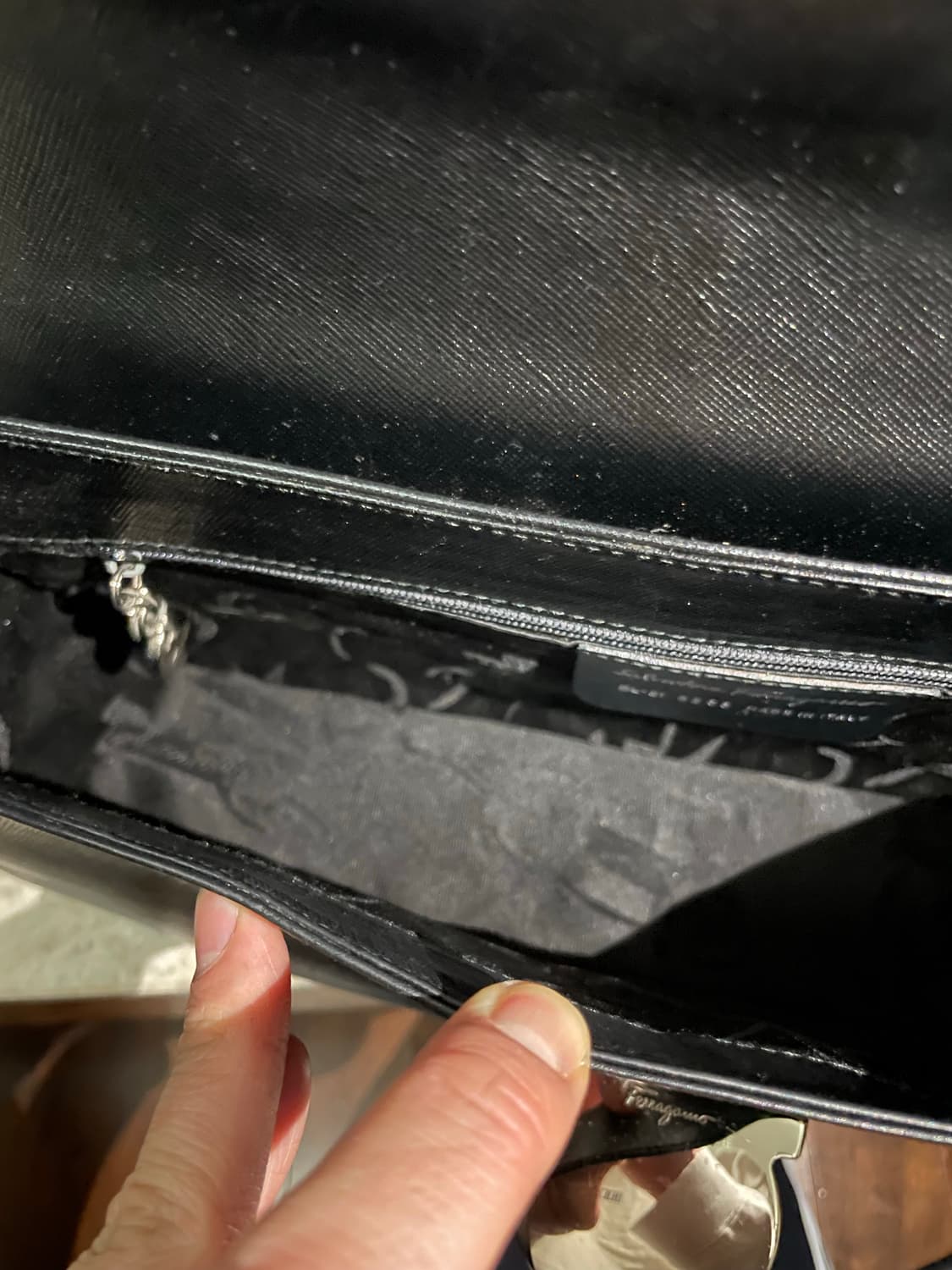 페라가모 간치니 숄더백 블랙 상품이미지8