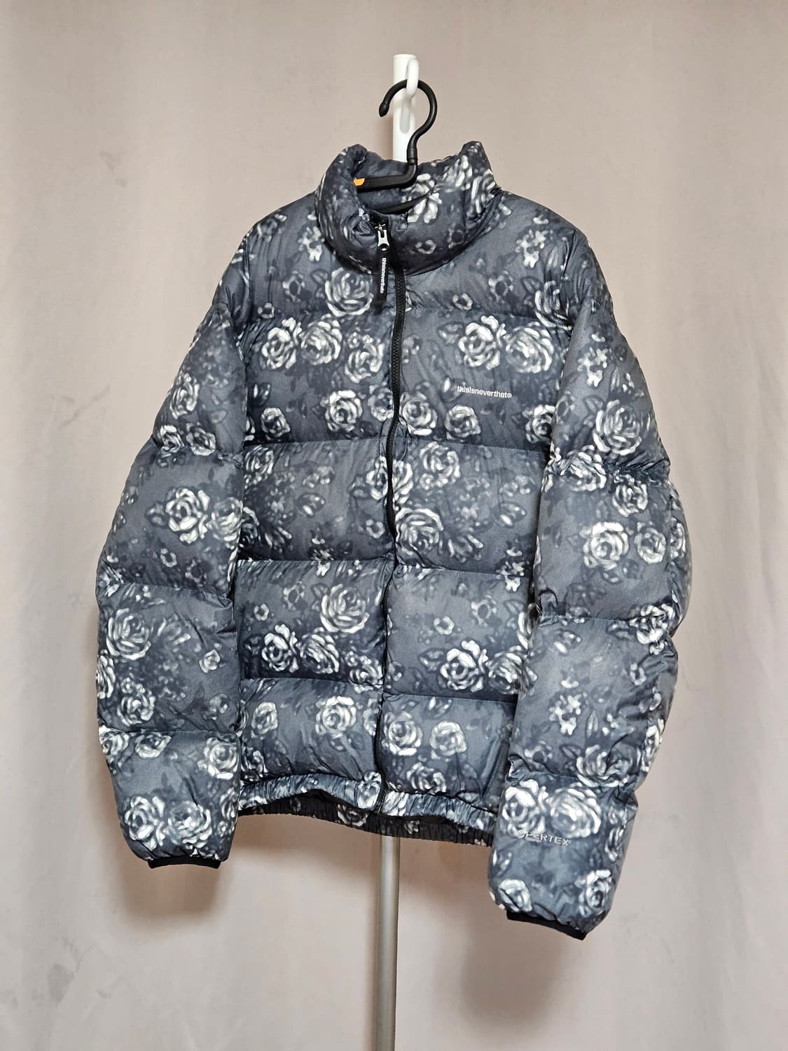 디스이즈네버댓 플라워 패딩 상품이미지1