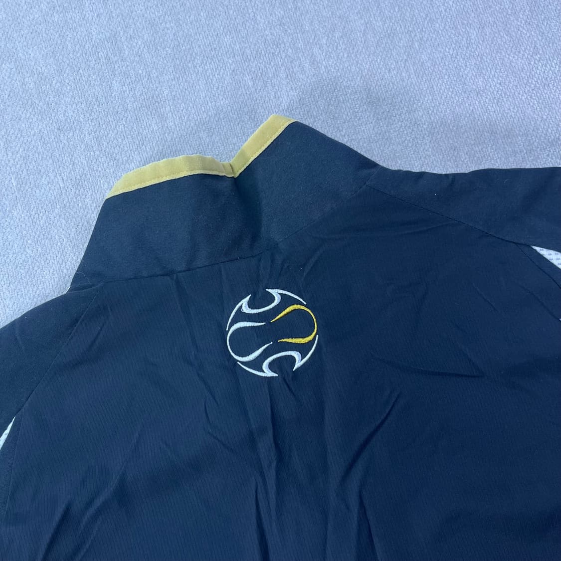 100 아디다스x레알마드리드 나일론 바람막이 상품이미지4