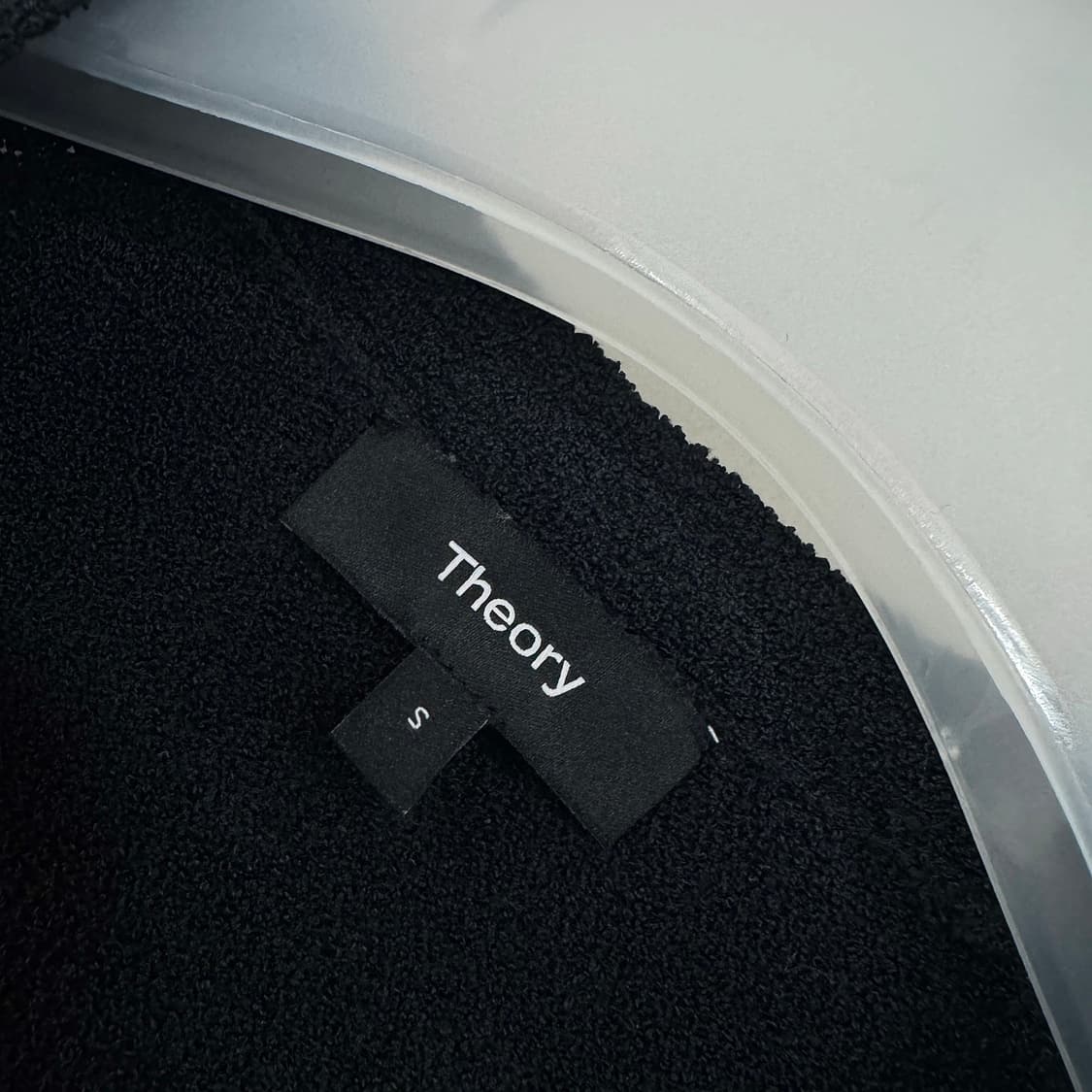 띠어리 23 실크 부클 가디건 (BLACK) 상품이미지2