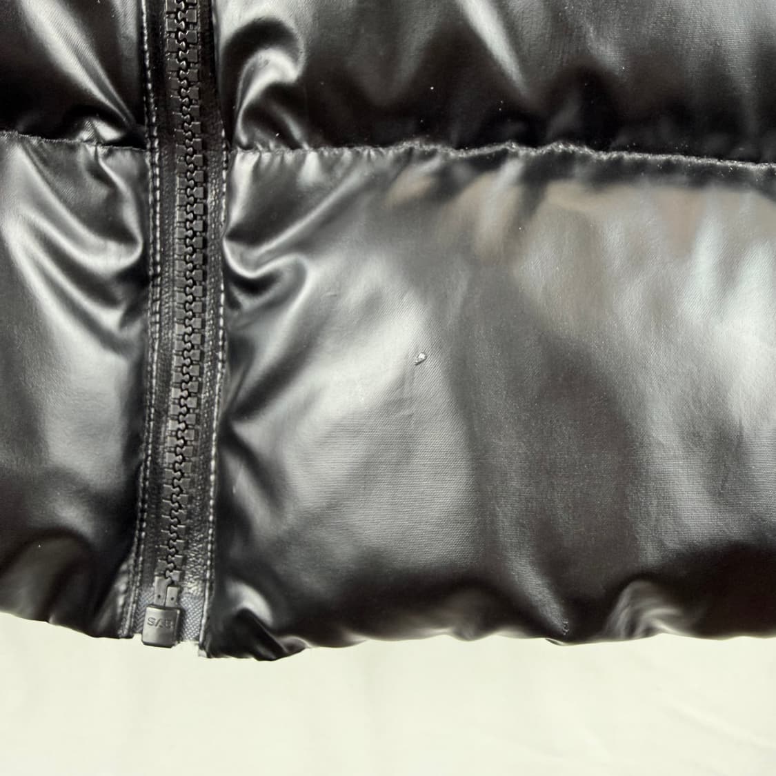 (S) 아디다스 유광 쇼트 다운 패딩 블랙 상품이미지4