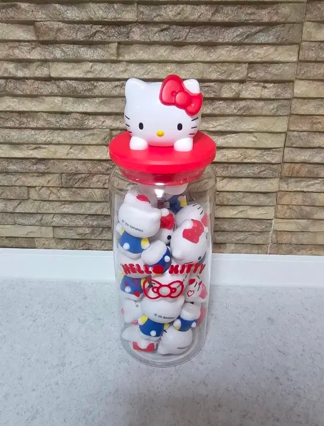 일본정품 헬로키티 미니 피규어 보틀(피규어포함) 상품이미지1