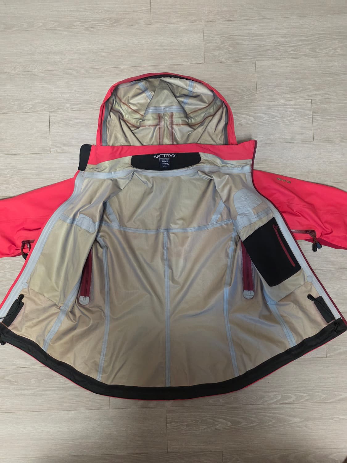 아크테릭스 알파 AR 여성용 Candy Apple Red M/M
 상품이미지5