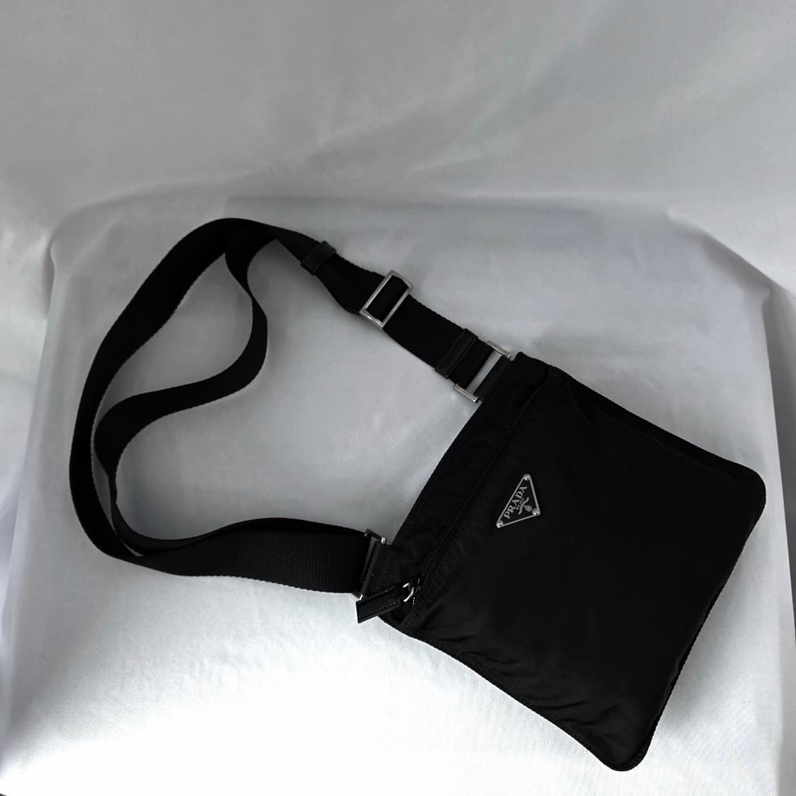 [정품 PRADA] 프라다 포코노 나일론 크로스백 스몰 남녀공용 상품이미지2