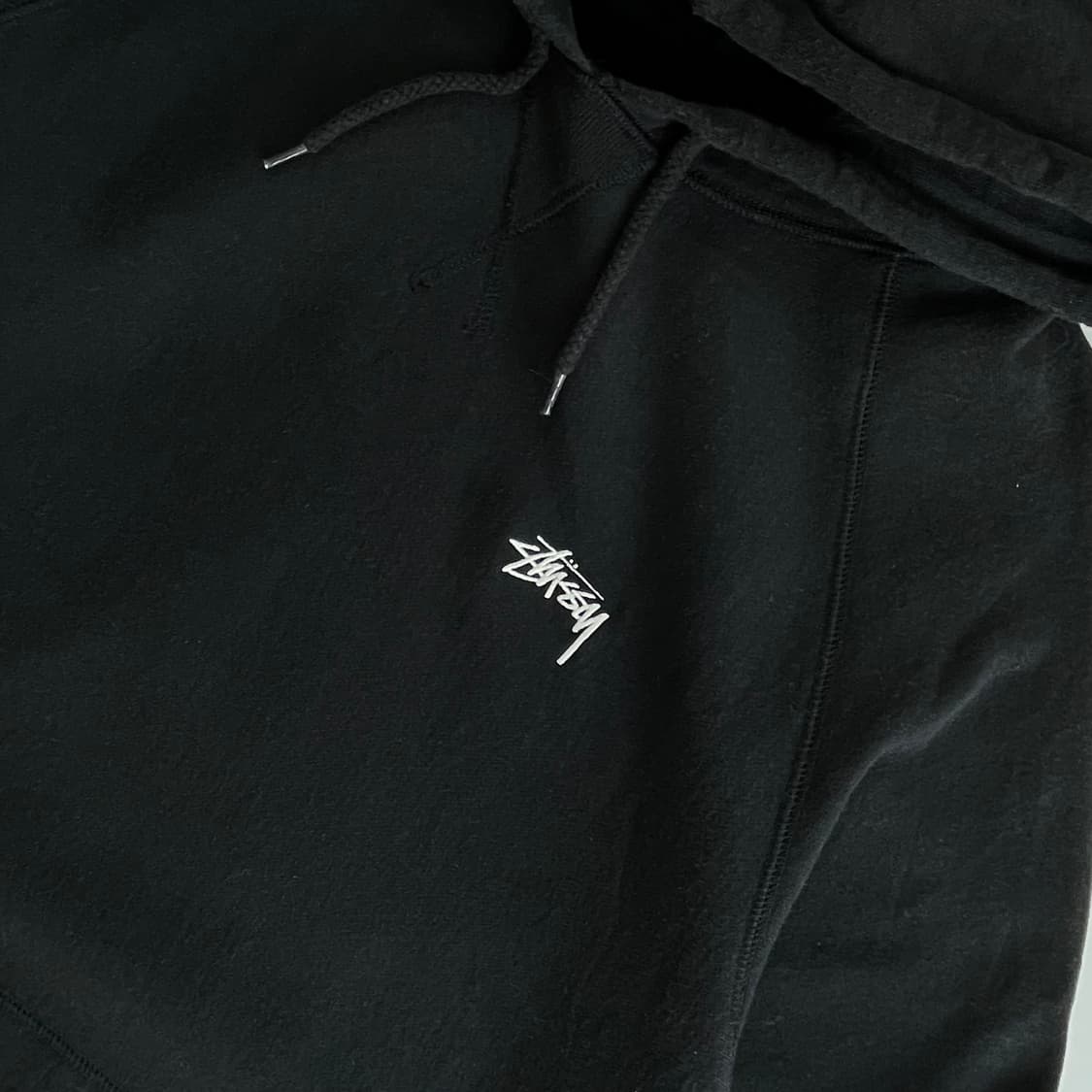 Stussy 스투시 블랙 스몰 스탁 자수 후드티 상품이미지3