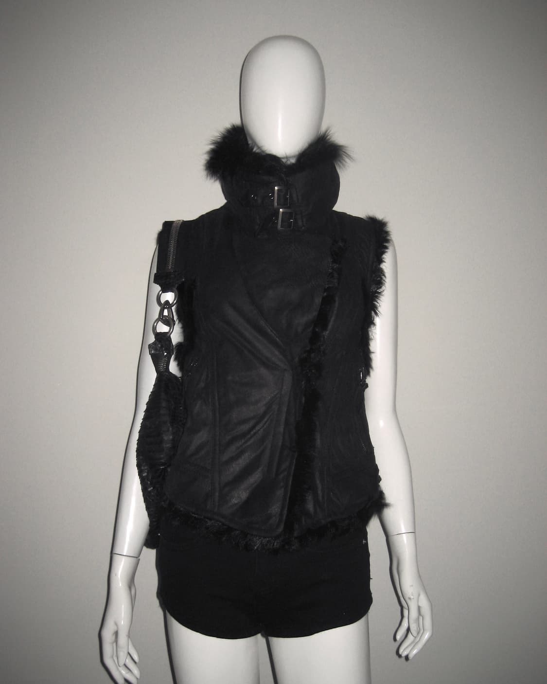 블랙 퍼 조끼 하이넥 버클 베스트 갸루펑크 상품이미지3