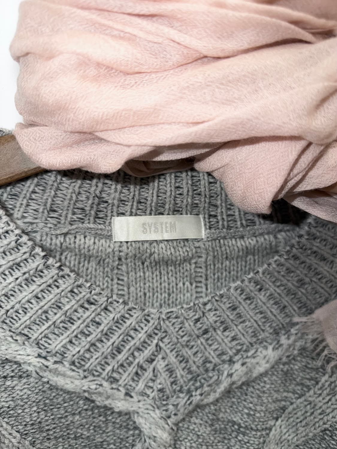 시스템 라운드넥 긴팔 케이블 니트 입체 꽈배기 짜임 디테일 루즈핏 그레이 상품이미지6