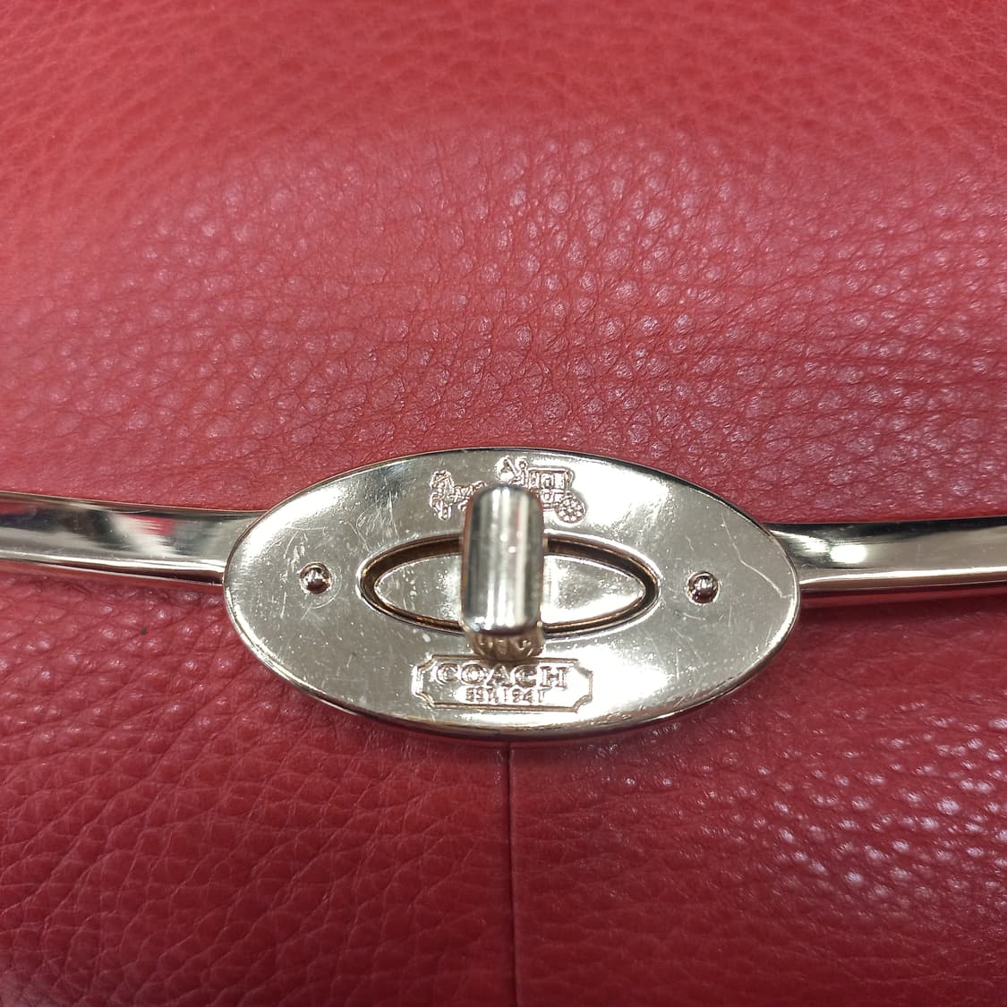 코치 메디슨 가죽 사첼백 레드 상품이미지3