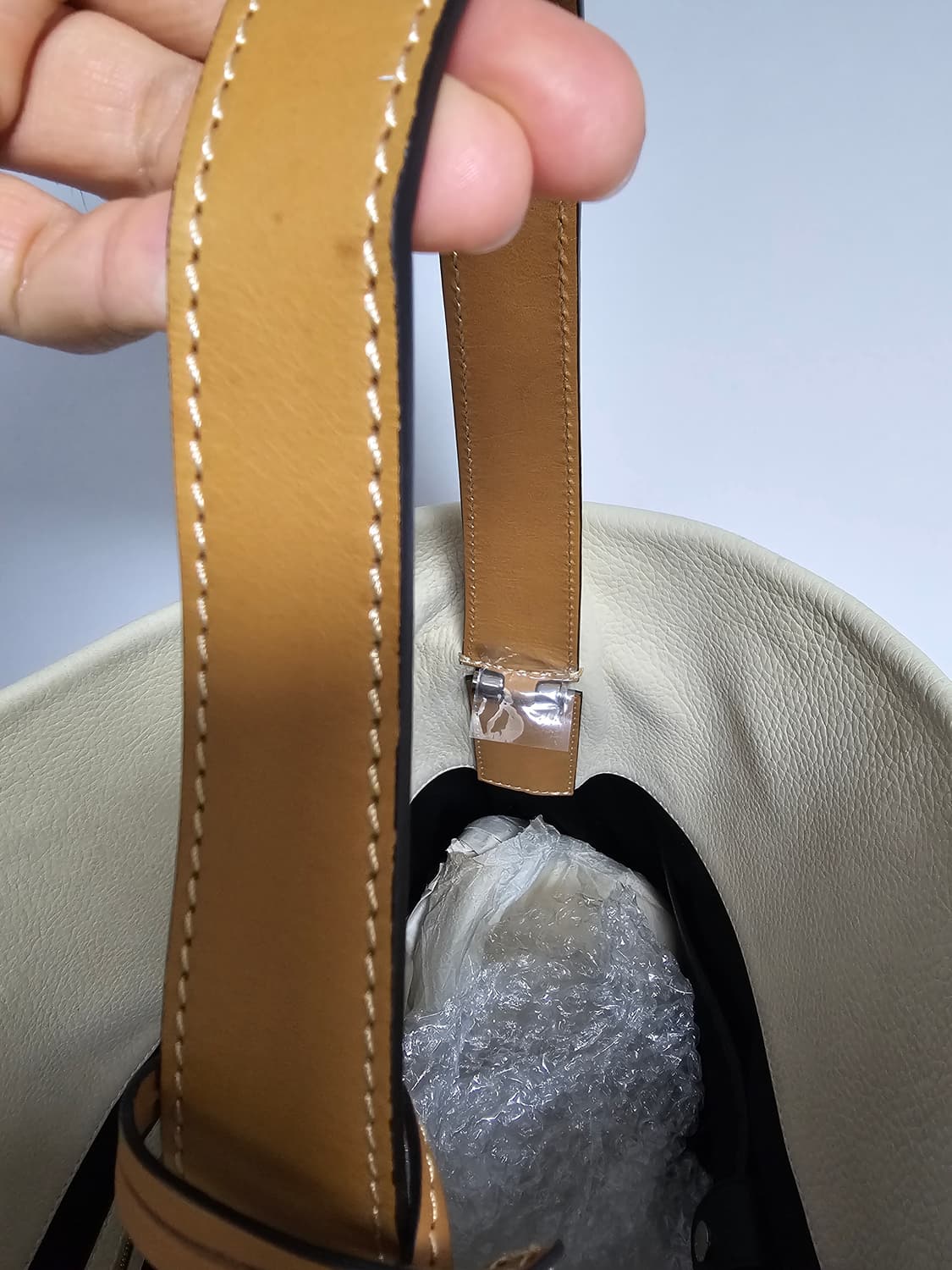 캘빈클라인 컬렉션 토트 크로스백 상품이미지4