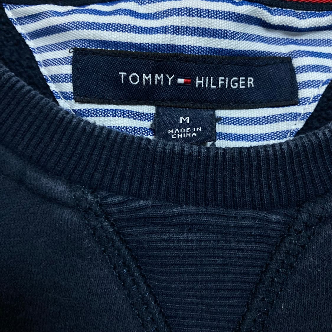 타미힐피거 빅로고 네이비 맨투맨 상품이미지3