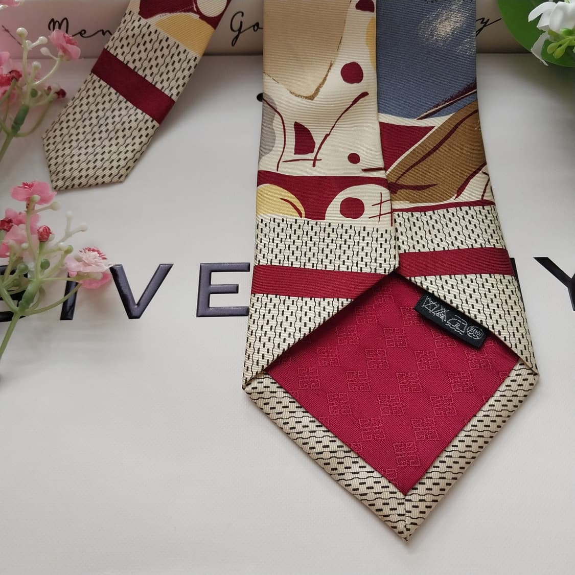 지방시 실크 아이보리 아트 패널 넥타이 9.5cm A등급 K1838
 상품이미지6