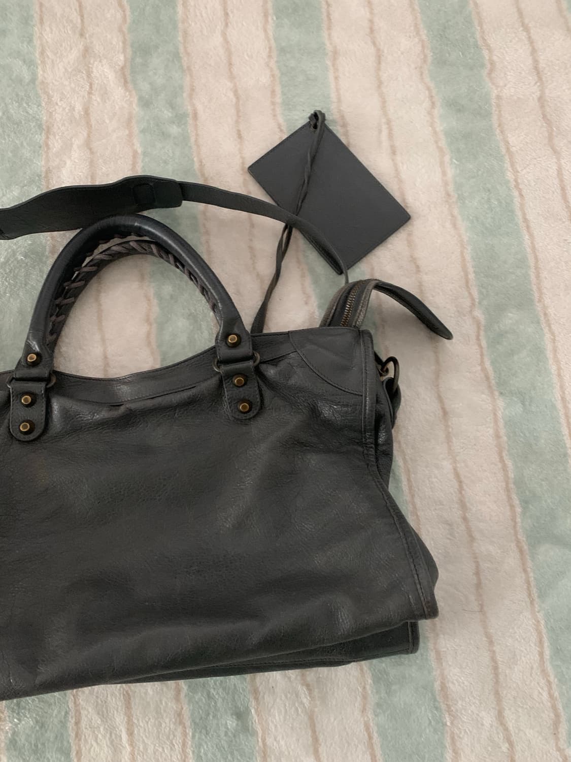 발렌시아가 모터백 시티백 다크그레이 미듐 상품이미지6