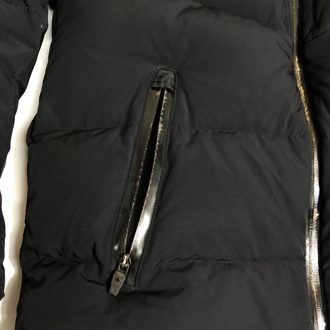 데상트 스위스 레플리카 패딩 M 상품이미지6