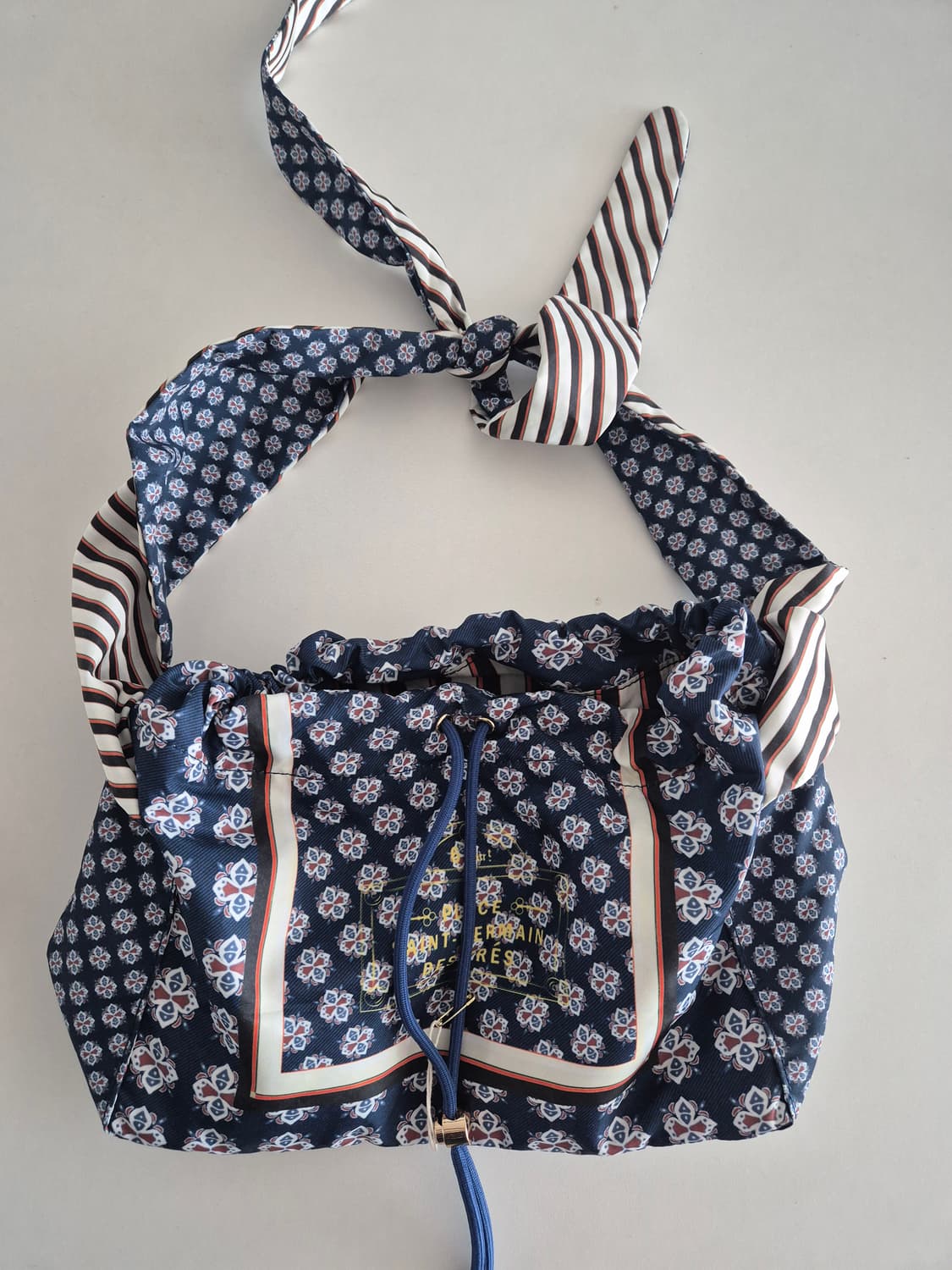 위위 리버서블 스카프 백 상품이미지1