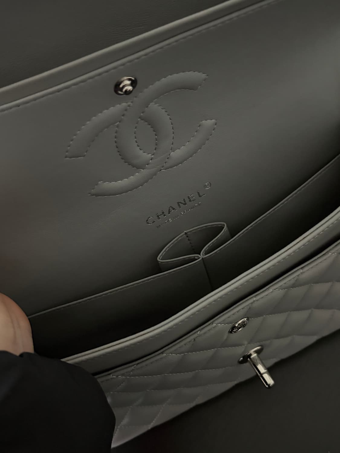 샤넬 클래식 미디움 상품이미지4
