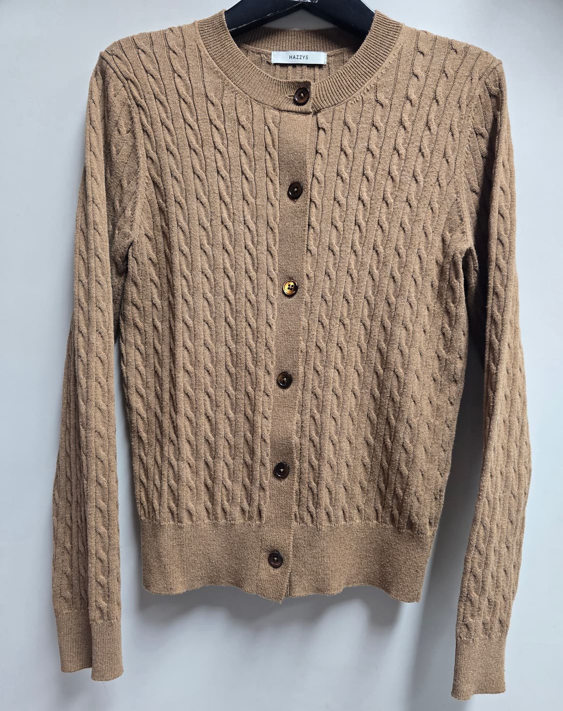 헤지스 케이블 라운드 니트카디건 85 상품이미지1