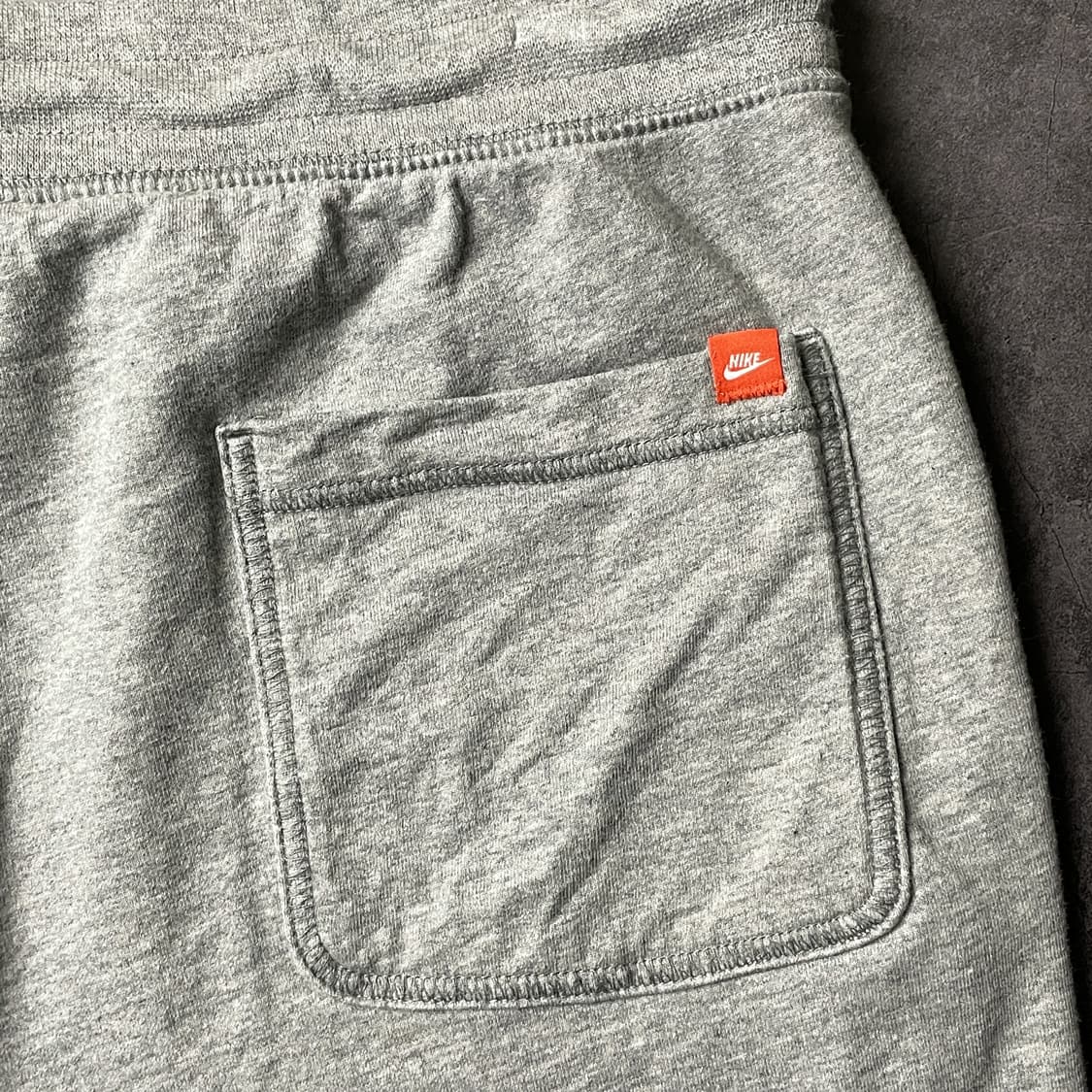 NIKE 나이키 그레이 밴딩 그래픽 스웨트 하프팬츠 A01166 상품이미지6