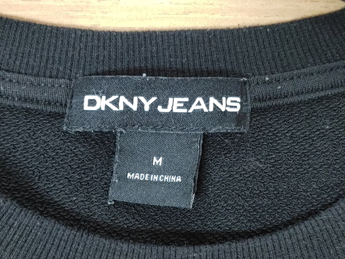 DKNY 디케이엔와이 여성 그라데이션 스팽글장식 맨투맨 상품이미지5