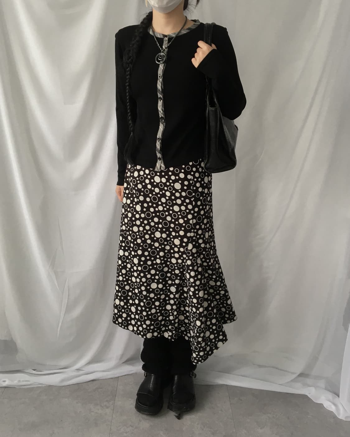 Dot pattern unbalanced drop point skirt 상품이미지4