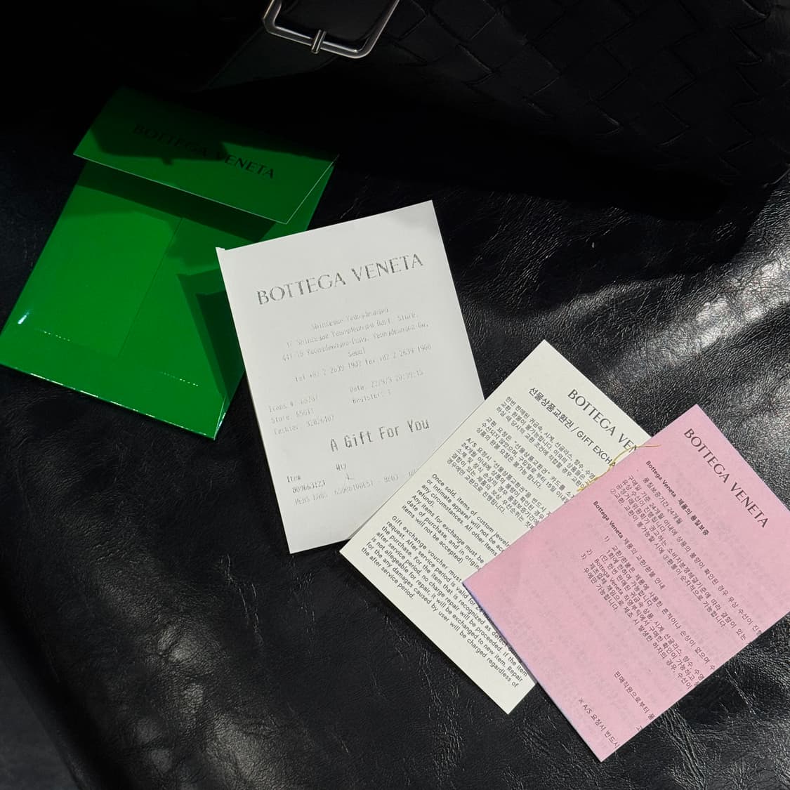 [풀구성] 보테가베네타 인트레치아토 라지 레더 더플 백 상품이미지5