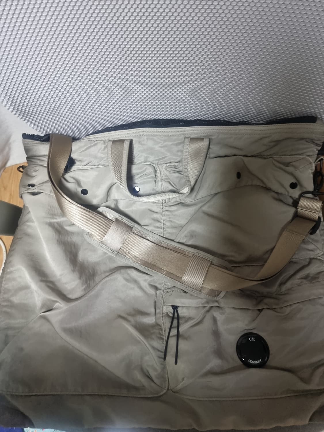 C.P컴퍼니 나일론B 숄더백 펀가이그레이 헬멧백 상품이미지2