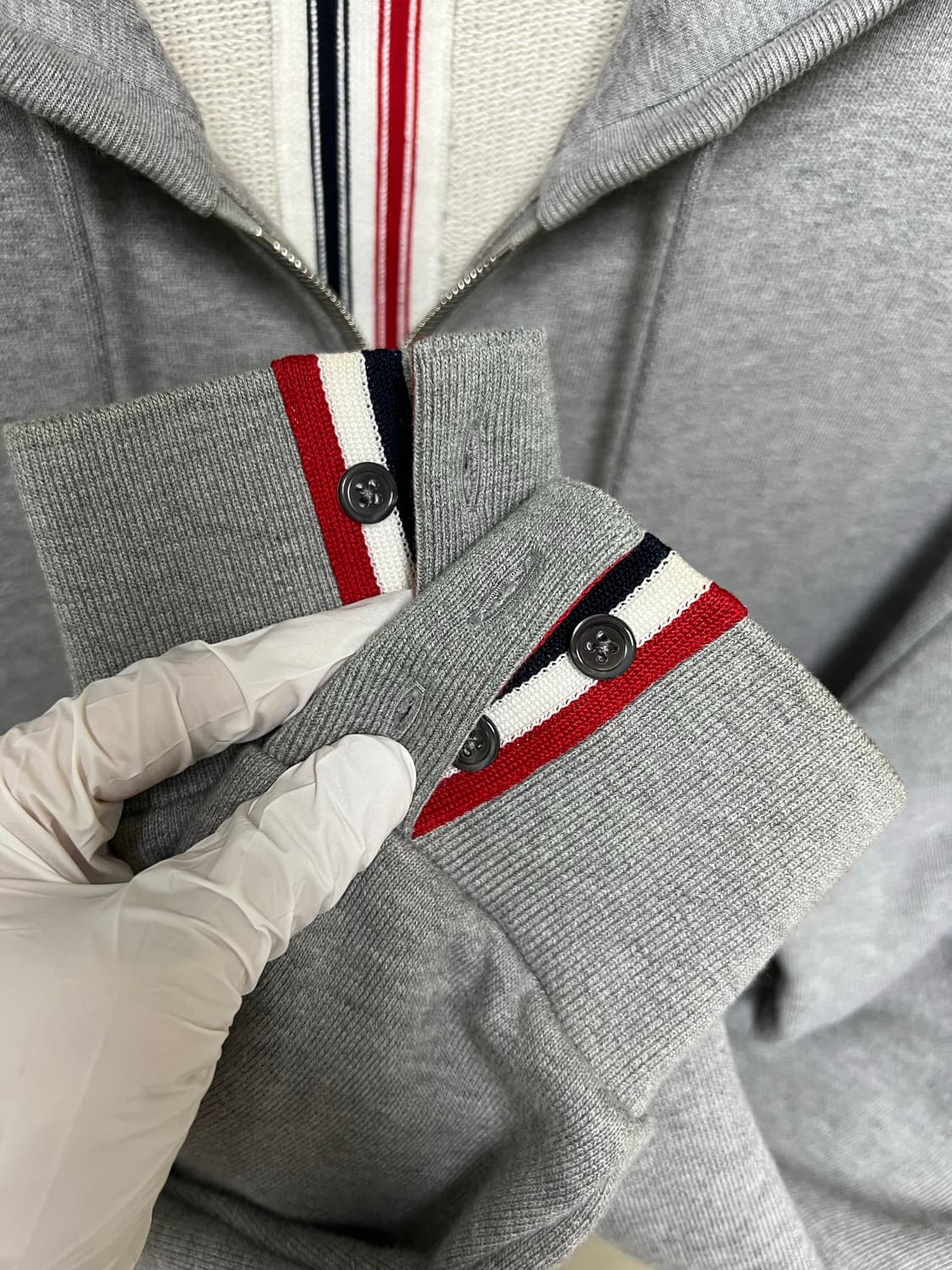 [정품] 드라이 O / 톰브라운 백삼선 후드집업 그레이 3size 상품이미지3