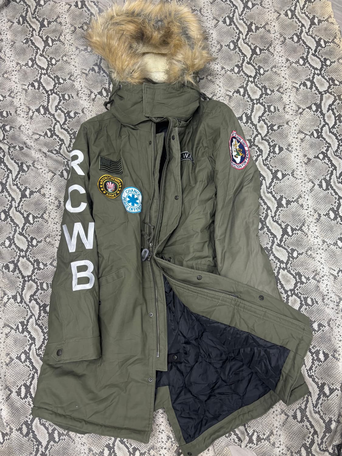 Khaki Patch Detail Fur Over-Size Field H 상품이미지6