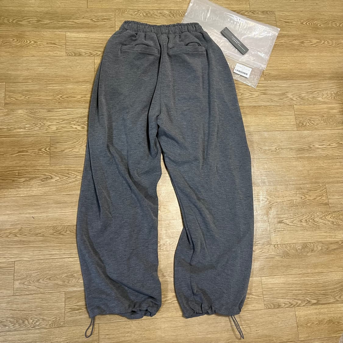 오버S) DNSR 딥 포턱 플로우 밴딩 팬츠 차콜그레이 디앤써 디엔써 상품이미지3