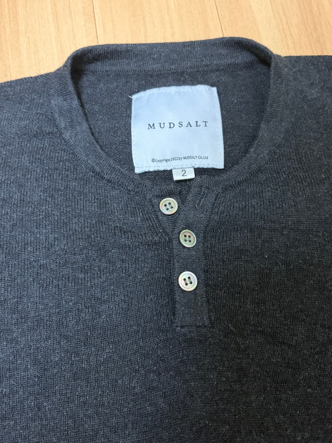 머드솔트 케이블 헨리넥 니트 차콜 2 사이즈 (M-L 95-100정도) 상품이미지3