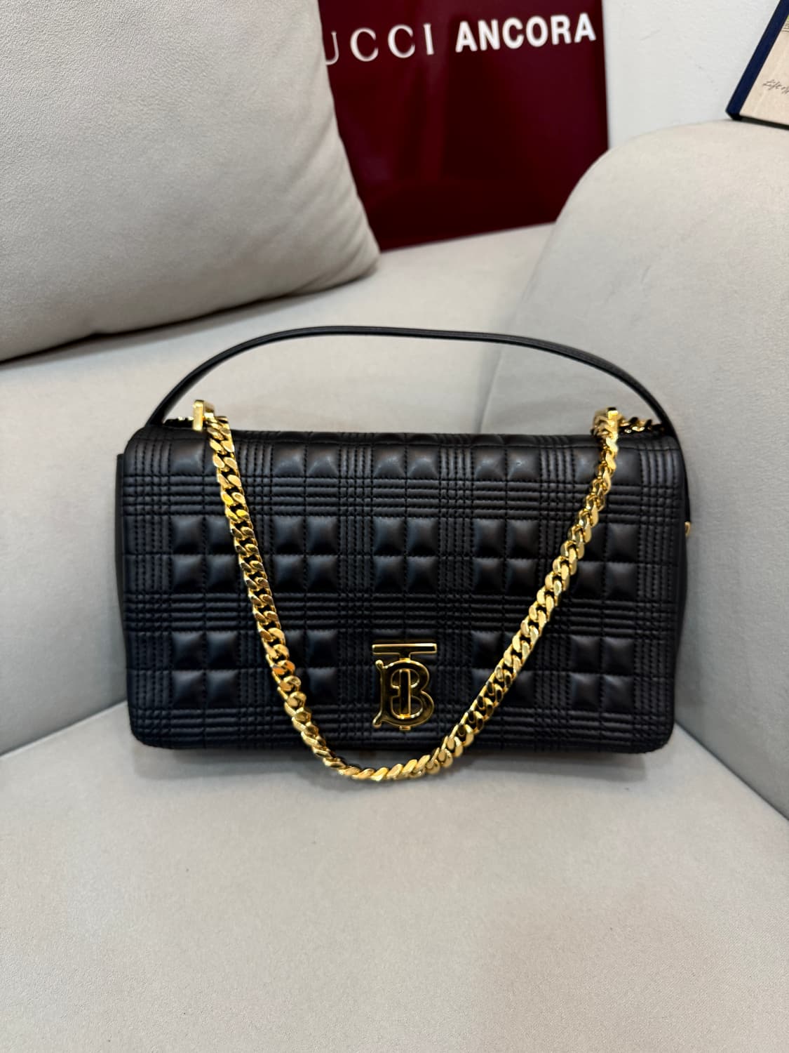 버버리 퀄티드 롤라백  상품이미지1