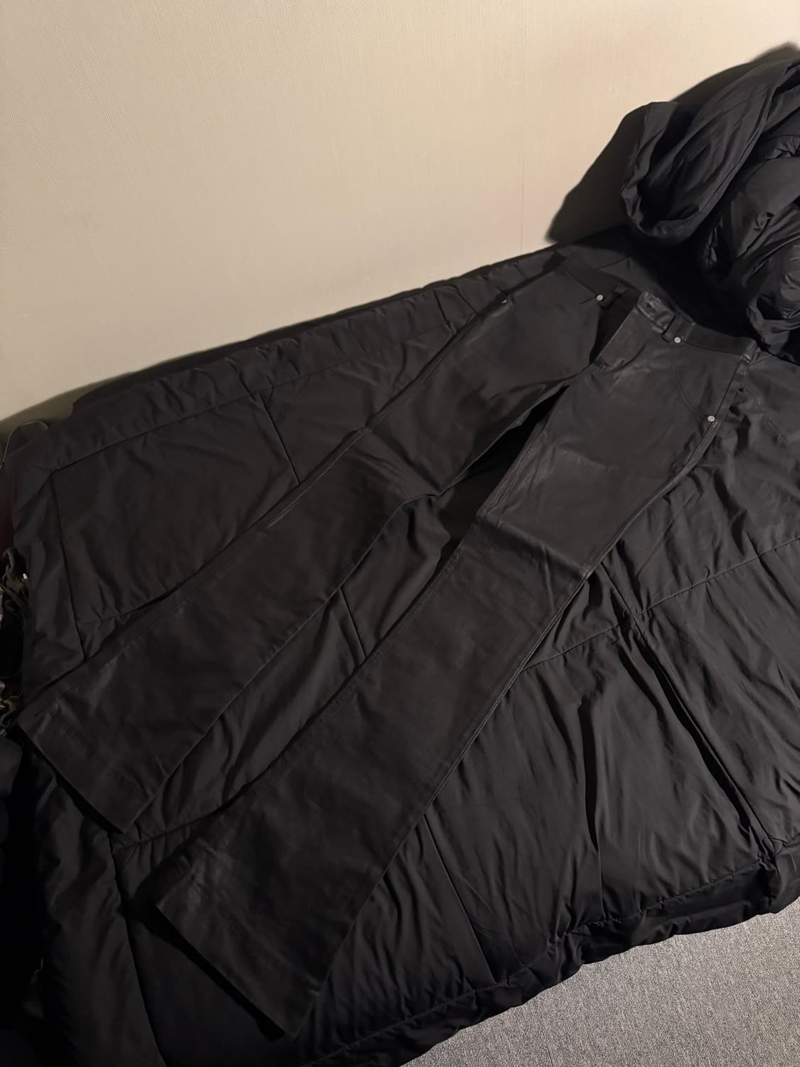 카그루 왁스 코팅 플레어 팬츠 상품이미지1