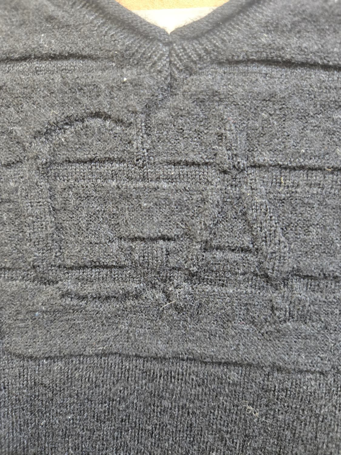 엠포리오 아르마니(매장정품)블랙 V넥 니트 상품이미지3