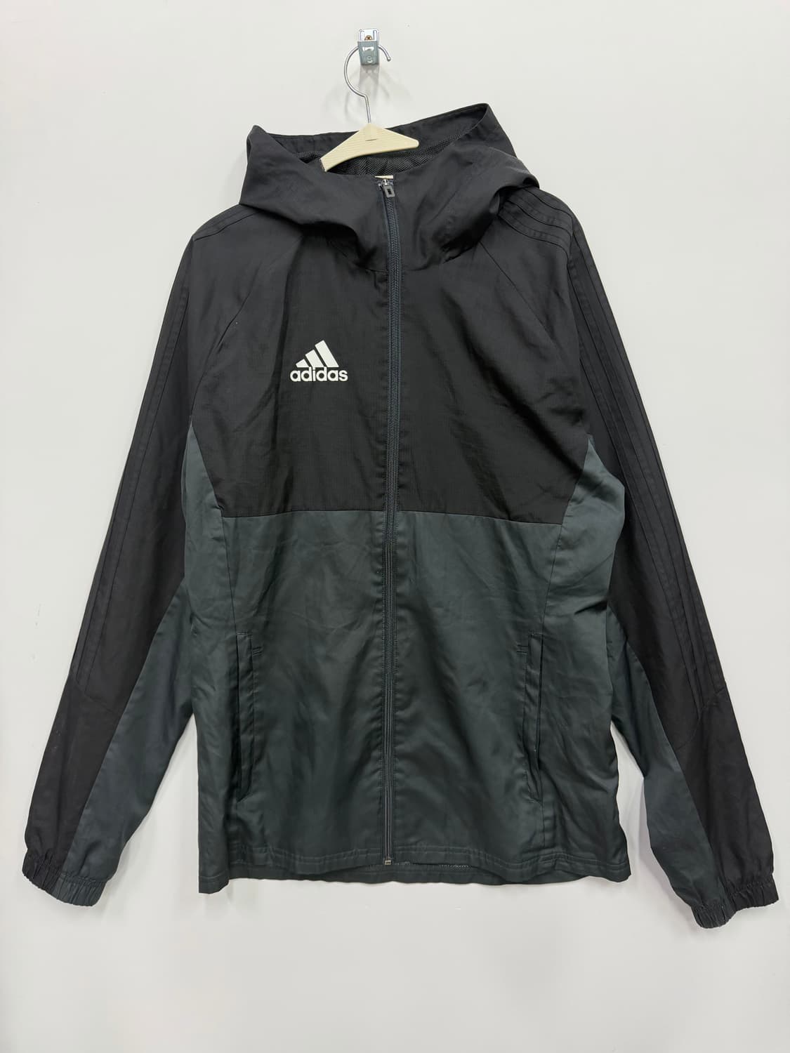 아디다스  바람막이 상품이미지1