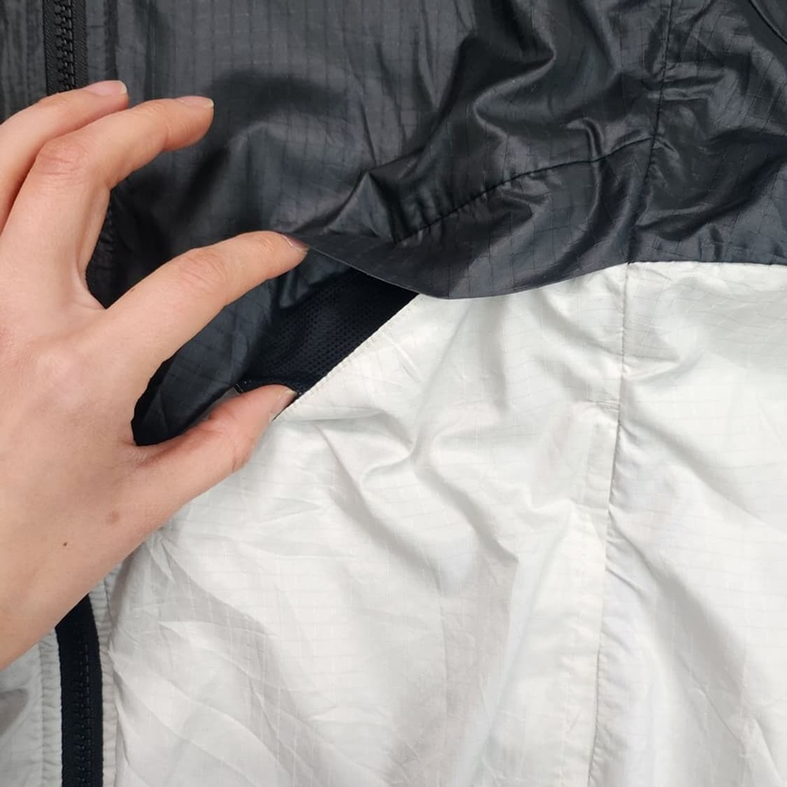 NIKE 윈드러너 바람막이 자켓 Women M 상품이미지4