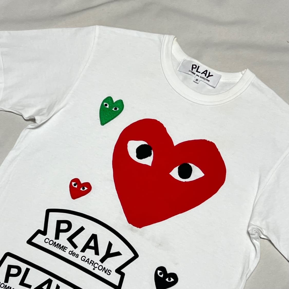 S 꼼데가르송 하트 와펜 티셔츠 상품이미지1
