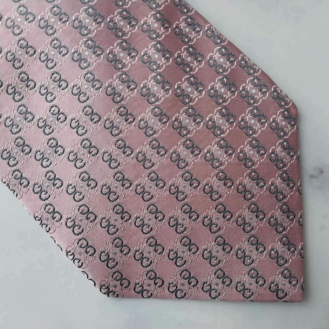 구찌 실크 핑크 자카드 로고 패턴 넥타이 9.6cm A+등급 K1794
 상품이미지8