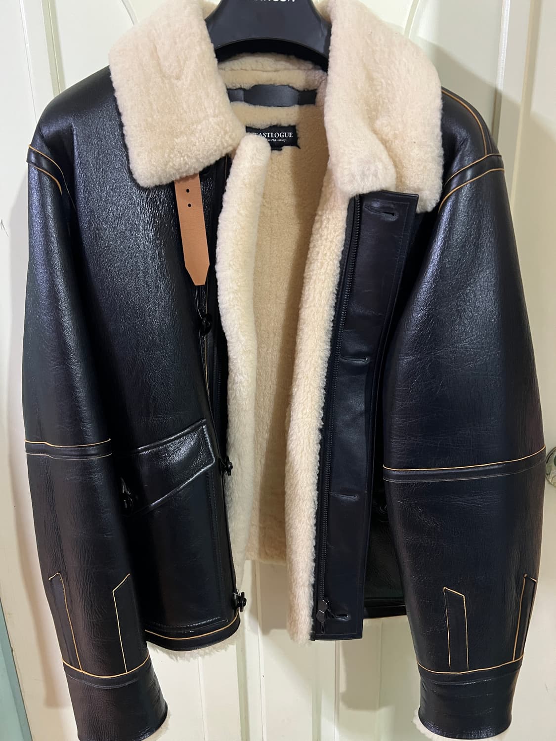 이스트로그 MK3 무스탕입니다. 상품이미지1