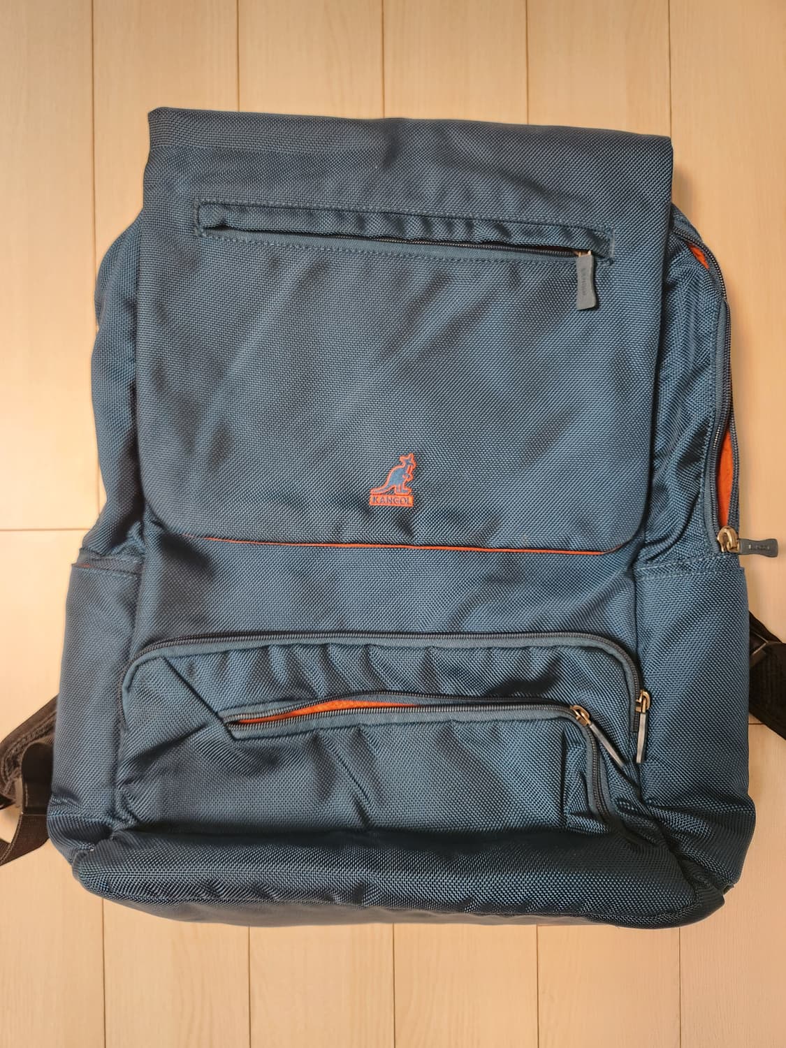 새상품급)캉골 커버 백팩 1038 (사파이어)

캐주얼가방/백팩/노트북수 상품이미지1