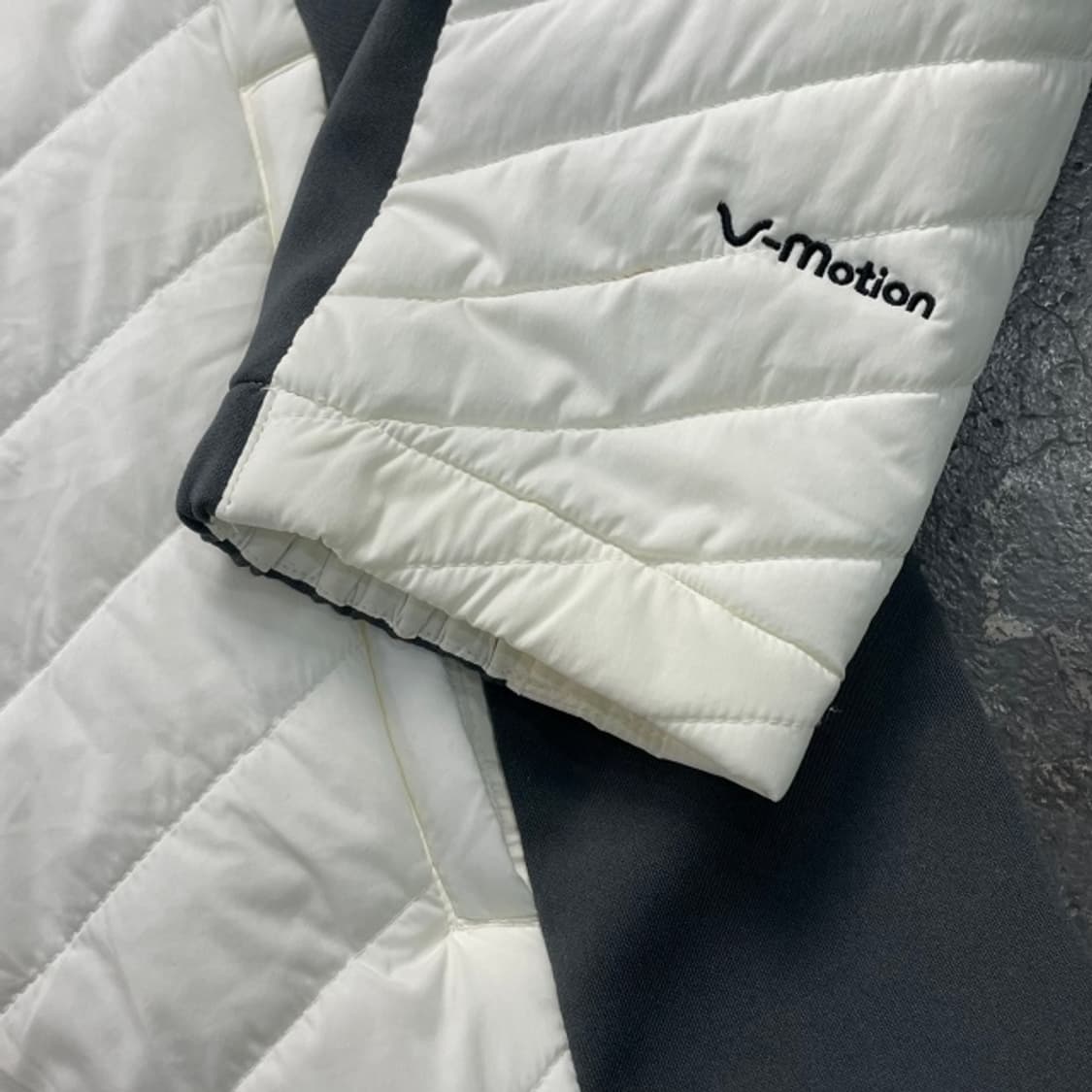 105 노스페이스 브이모션 경량패딩 상품이미지4