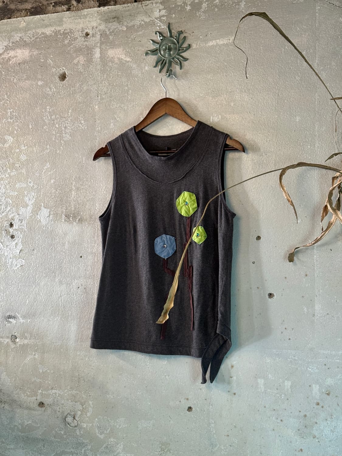 44-55 ) i+mu Patch Flower Sleeveless 상품이미지1