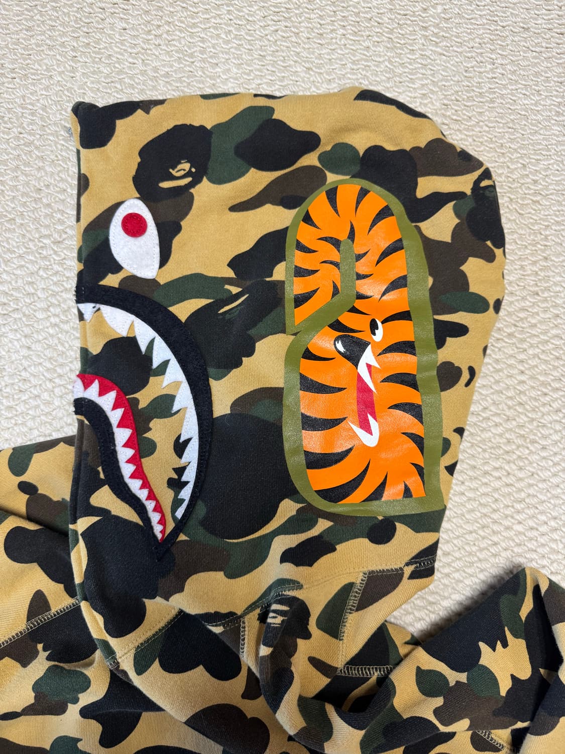 베이프 샤크 후드집업 황계 XL 상품이미지3