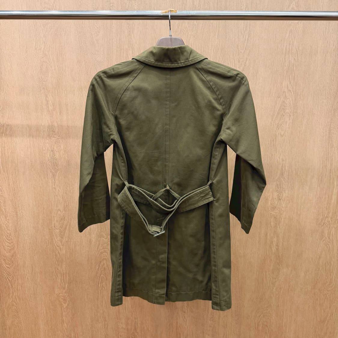 꼼데가르송 트리콧 더블 브레스티드 트렌치 코트 벨트 스트랩 디테일 카키 상품이미지3