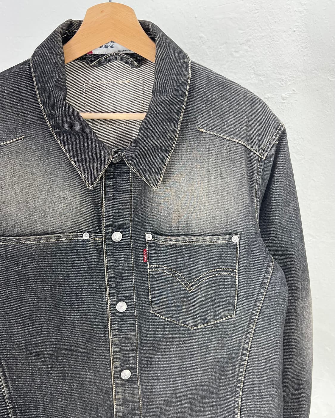 리바이스 엔지니어드 진 흑청 데님 트러커 셔츠 자켓 상품이미지3