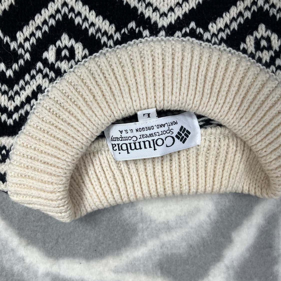 [Columbia] 컬럼비아 노르딕 도트 울 니트 상품이미지4