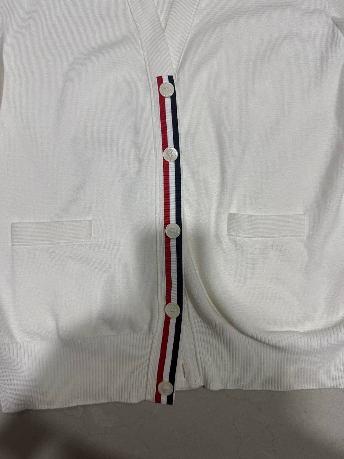 백화점판 톰브라운 밀라노스티치 가디건 상품이미지3