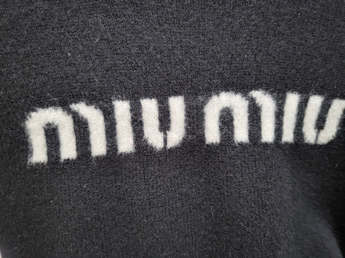 정품 Miu Miu 크롭 니트입니다. (44-55) 상품이미지7