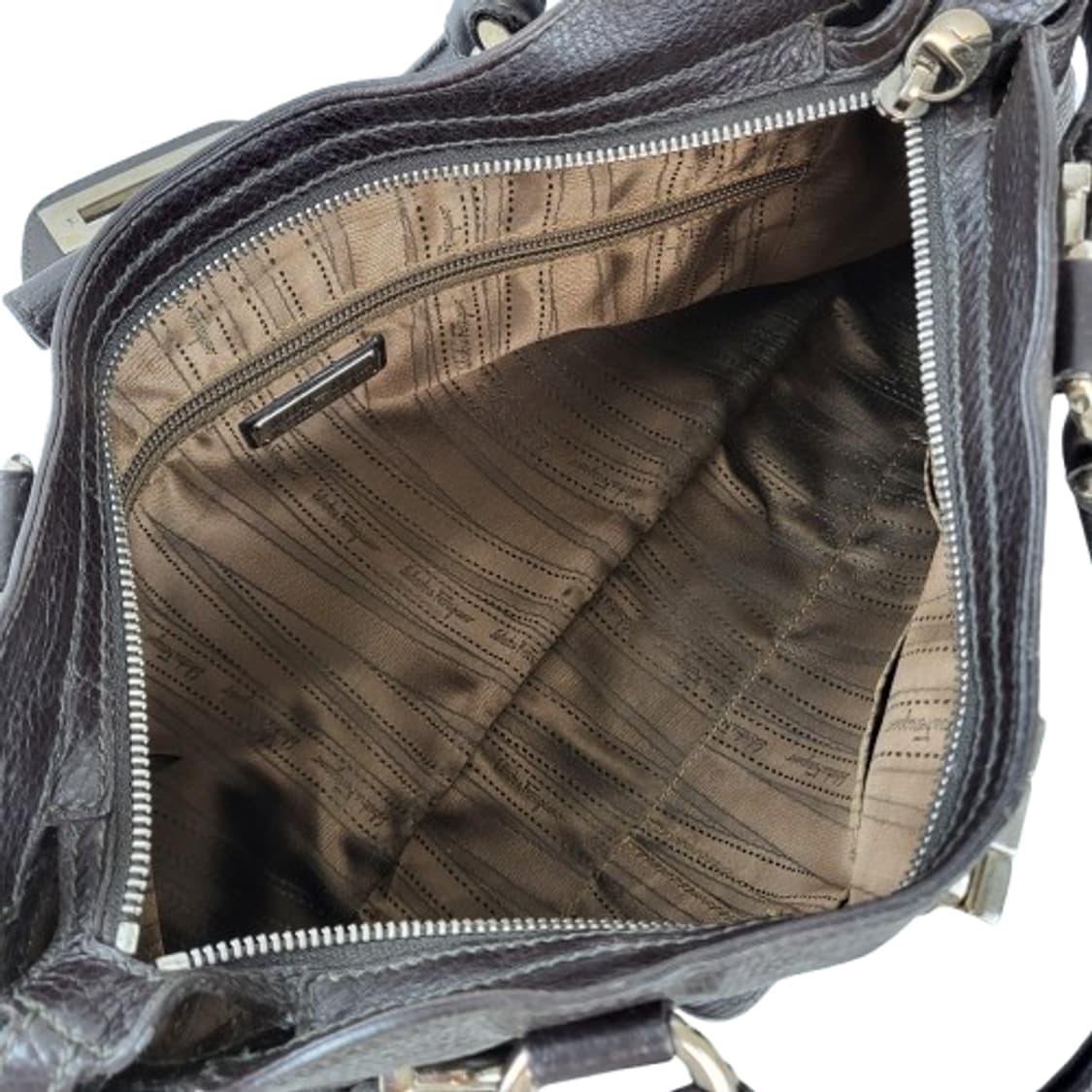 정품 페라가모 간치니 가죽 셔링 숄더백  상품이미지10