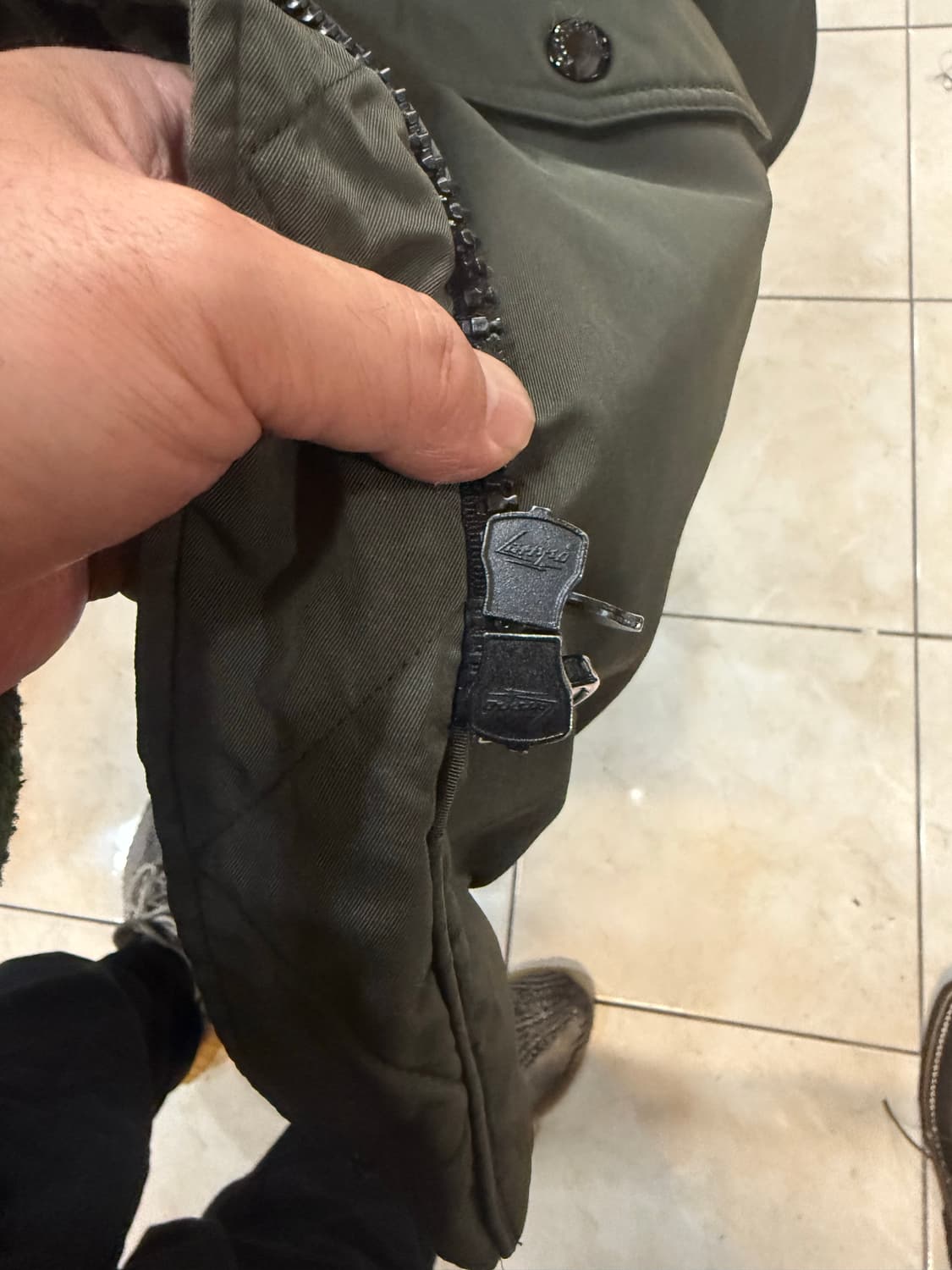 2/55 정품 몽클레어 아레텔 폭스 퍼 패딩 팝니다 상품이미지5