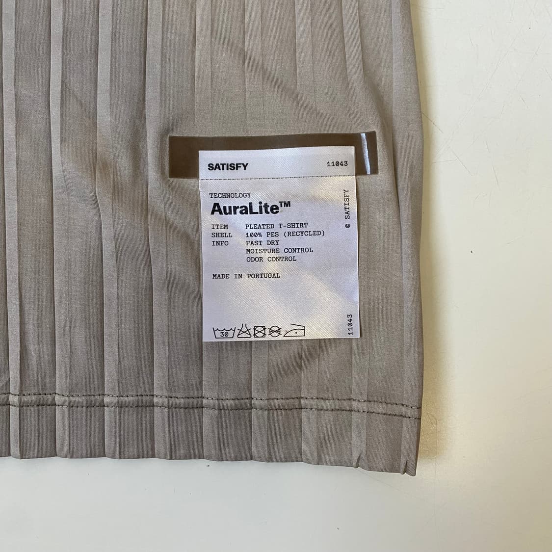 [L] 새티스파이 아우라라이트 플리츠 티셔츠 미네랄 듄 상품이미지4